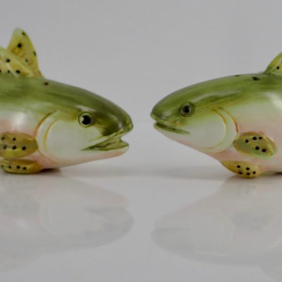 Rainbow Trout Lifelike Ceramic Kitsch Fish Salt & Pepper Shakers 4" Vintage - Picture 6 of 15
